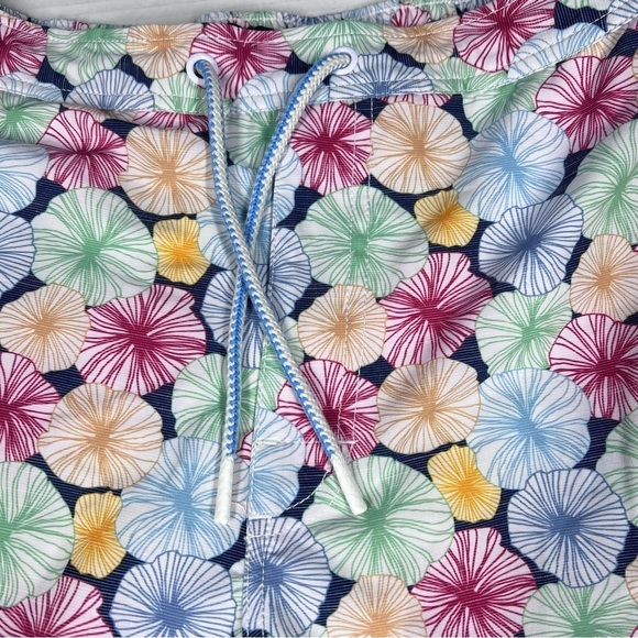JOHNNIE-O West Coast Prep Nevis Floral Swim Trunks Board Shorts 8" Inseam Size L - Picture 3 of 16